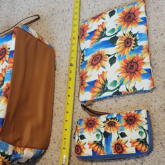 Sunflower Travel Set - Picture 10 of 12